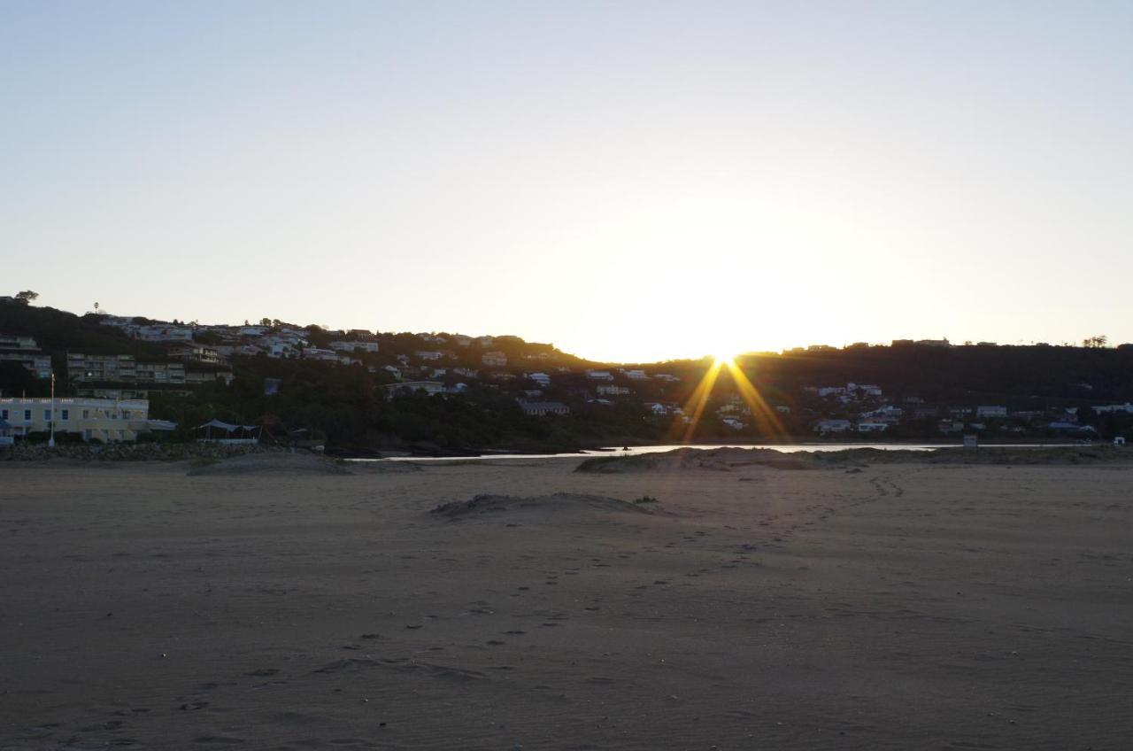 Plett Sunrise:) Apartment เพลตเตนเบิร์กเบย์ ภายนอก รูปภาพ